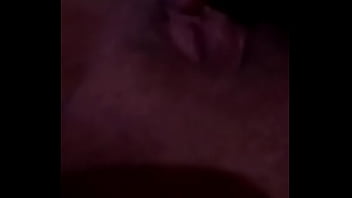 Relaxando com banana e me chamando gozando duas ve