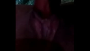 Relaxando com banana e me chamando gozando duas ve