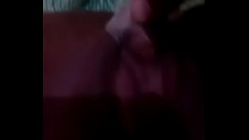 Relaxando com banana e me chamando gozando duas ve