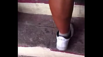 En las escaleras 1 upskirt