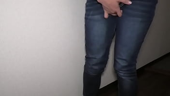 お尻に沢山精子かけて…。一緒にオナニーの見せ合いしたい。。