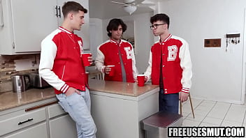 Gf freeused on bf's brthday party ifo guests