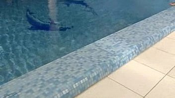 L fucked in swiming pool hardcore sex party