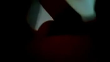 Chilena juega con botellita 2