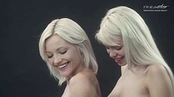 Zazie and winter slow motion scissoring