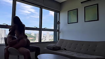 Sonhei que estava gozando e acordei fudendo gotosinho de frente ao mar