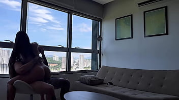 Sonhei que estava gozando e acordei fudendo gotosinho de frente ao mar