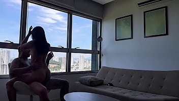 Sonhei que estava gozando e acordei fudendo gotosinho de frente ao mar