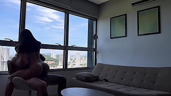 Sonhei que estava gozando e acordei fudendo gotosinho de frente ao mar