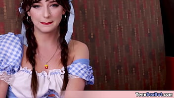 Sexy teenie offers her pussy for a creampie