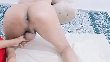 19 year old girlfriend in my bedroom want my dick to satisfy have fun getting by your boyfriend