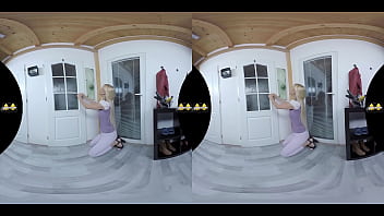 Swedish slut piss and fucks a vibrator in vr