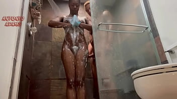 Netflix nah let’s shower and fuck vid on red