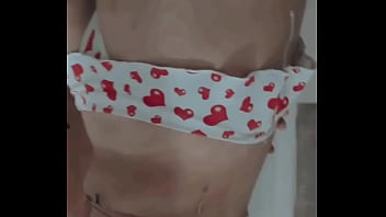 Safadinha se exibindo para o ficante