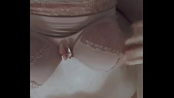 Safadinha se exibindo para o ficante