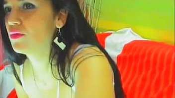 Cheap white cam slut with handwraps