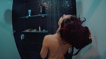 Comendo gostoso a amiga safada na banheira até encher ela de porra