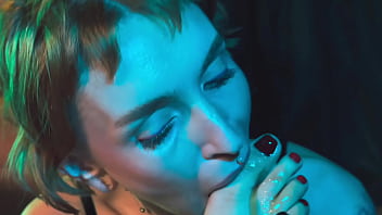 Please suck my sticky toes