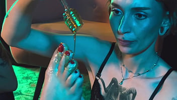 Please suck my sticky toes