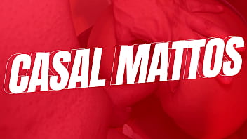 De óculos safada e com nicoly goza com a banana bem fundo