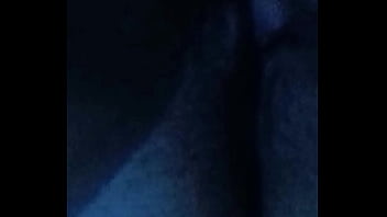 Abrindo minha bucetinha virgem molhadinha pra ser lambida