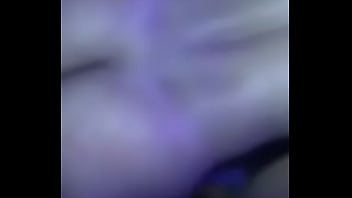 Gostosa cavalgando com a bunda gigante