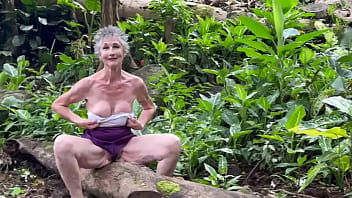 Will the boob tube come off