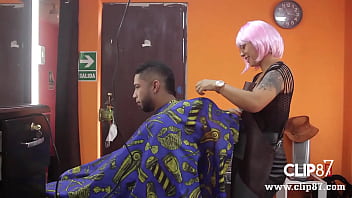 Cogiendo en mi barberia