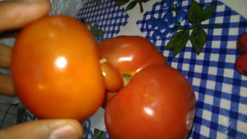 Dois tomates transando e gozando