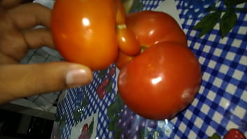 Dois tomates transando e gozando