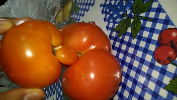 Dois tomates transando e gozando