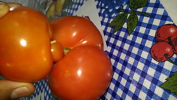 Dois tomates transando e gozando