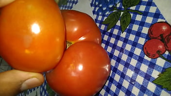 Dois tomates transando e gozando