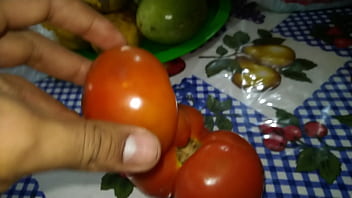 Dois tomates transando e gozando