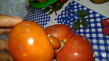 Dois tomates transando e gozando