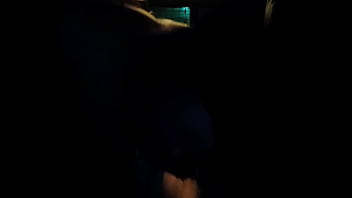 Gostosa entrou na piroca dentro do carro no meio da rua