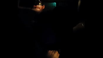 Gostosa entrou na piroca dentro do carro no meio da rua