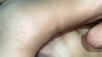 Le saco tosa su leche a mi hijastro