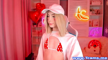 Outfit On Cam thumbnail