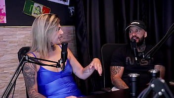 Estão a anos casados daria a bunda por r$ 500 00 e levou uma menina pra casa pra fazer sexo a três mas casal dna watch sheer red