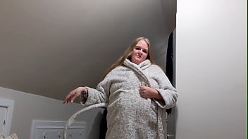 I never knew my bbw stepmom could be so damn sexy until we were home alone and she seduced me I never knew my bbw stepmom could be so damn sexy until we were home alone and she seduced me