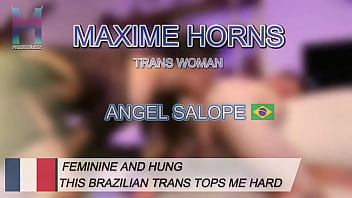 Elle est trans brésilienne féminine mais sa bite me détruit le cul sans pitié je l’ai sucée elle m’a