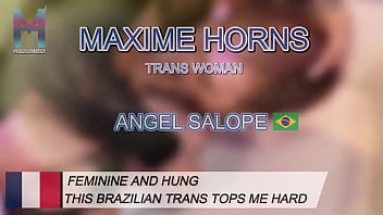 Elle est trans brésilienne féminine mais sa bite me détruit le cul sans pitié je l’ai sucée elle m’a