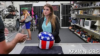 Nude dilettante is getting knob