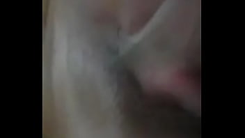 Amiga se masturba sola