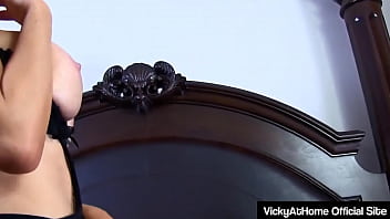 Blondes vicky vette and nikki benz masturbate with toys