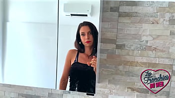 Mia et ashley deux coquines sensuelles savourent une bite ensemble