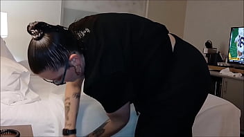 Housekeeper was turned on when she seen my dick by mistake