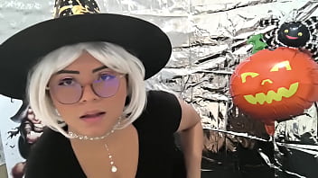 Let everyone know this halloween my pussy itches and i want to fuck