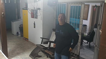 Fui visitar a paty bumbum e el toro de oro chupei e gozei com ela enquanto ele saia e com ele enquanto ela estava no banho